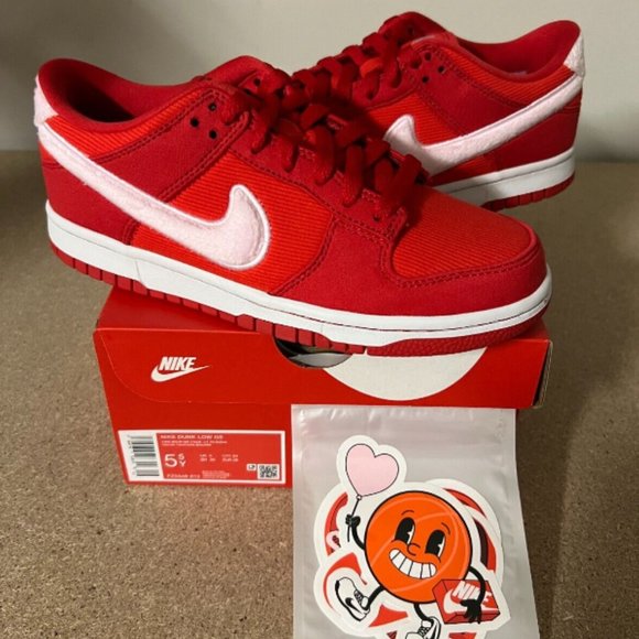 🔥 NIKE DUNK LOW "VALENTINES DAY 2024" FZ3548-612 - Picture 1 of 7